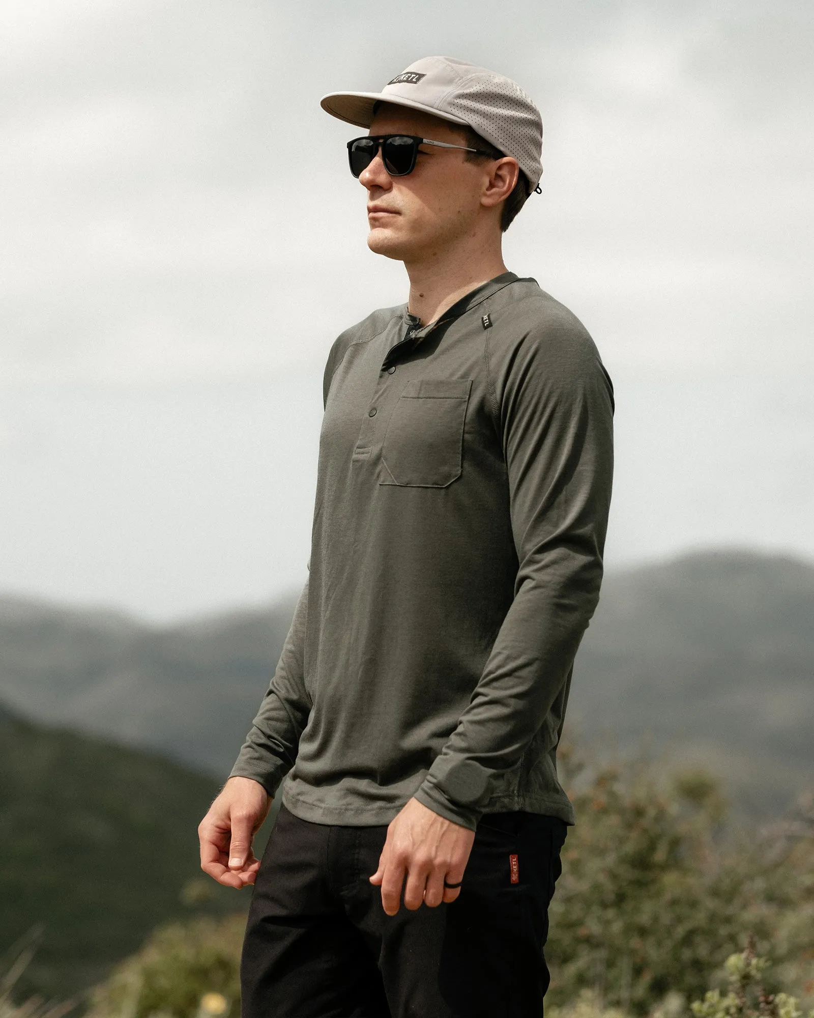 Departed Featherweight Performance Henley Pocket Tee