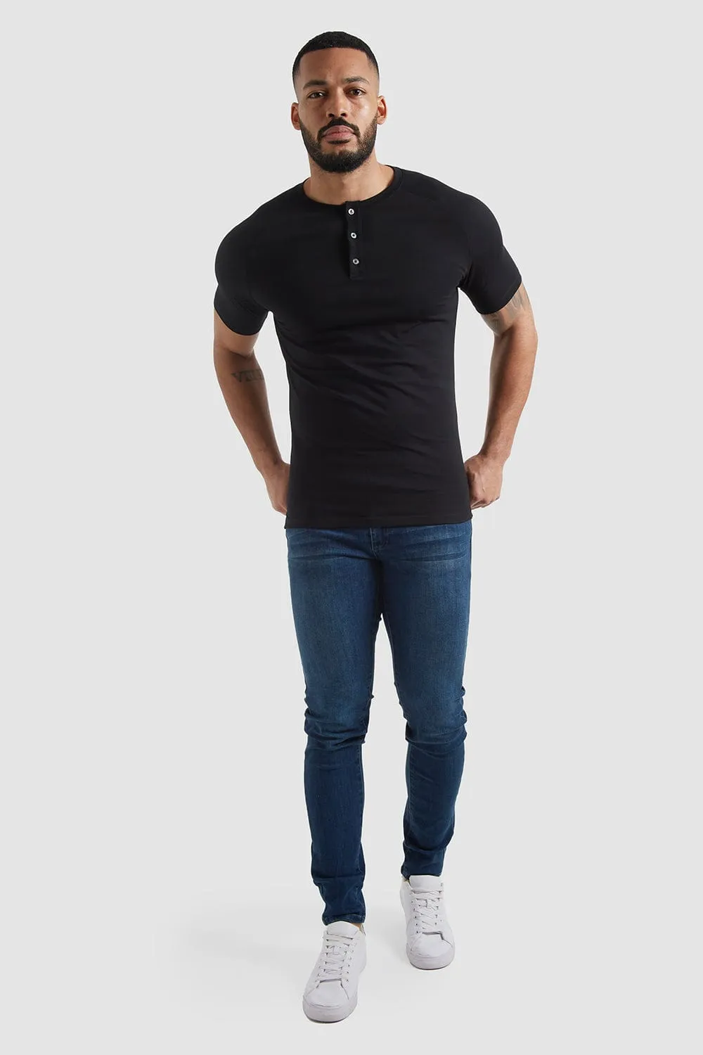 Everyday Henley T-shirt In Black